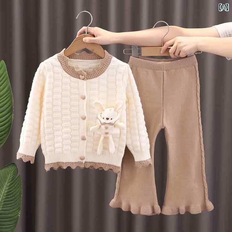 ・カテゴリ: 子供服セット・性別: 女の子用・スタイル: 韓国・セット内容: パンツセット・セット点数: 2点セット・対象年齢: 3〜8歳・袖丈: 長袖・丈: 九分丈パンツ・生地の加工: 柔軟加工・厚さ: 普通・柄: 無地、キャラクター・生地: ウール混紡・主な素材: ポリエステル80%・留め具: シングルボタン・カラー展開: オフホワイト、レッド、ピンク・サイズ展開: 90、100、110、120、130