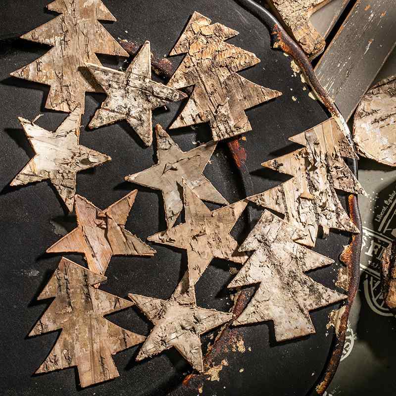 ・素材: 樹皮・カラー: 原色・カテゴリ: アクセサリー・加工: 手作業・内容: ハート（6個入り）、星（6個入り）、クリスマスツリー（6個入り）、トナカイ（6個入り）・適用イベント: クリスマス