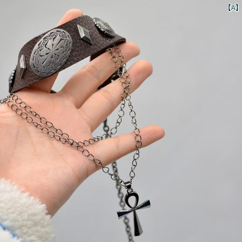 ネックレス レディース ブラウン レザー チョーカー 2連 クロス スタッズ レトロ パンク ファッション カジュアル 普段使い 幾何学デザイン 上品 合金製 電気メッキ加工