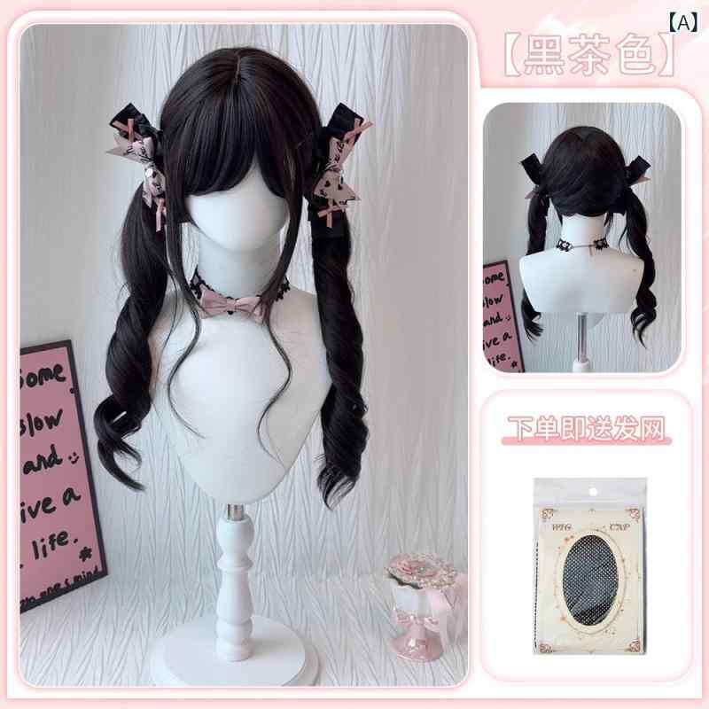 ・カテゴリ: ウィッグ・対象: レディース・製造方法: マシンメイド・主な素材: 高温耐熱ファイバー・前髪タイプ: フルバング・ヘアスタイル: ロングカール、フルバング・スタイル: レイリ―、ロリータ・カラー展開: ブラックブラウン
