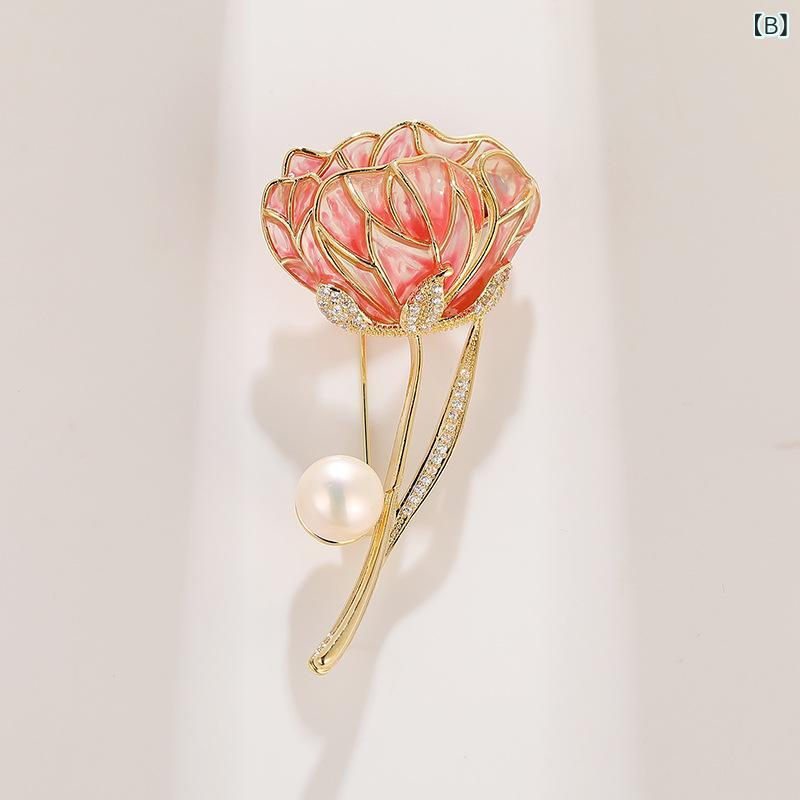 narukiのブローチ レディース 女性用 高級感 エナメル フヨウ 蓮の花 淡水パール パール モチーフ 14K金メッキ加工 スーツ用 アクセサリー おしゃれ｜アングル2