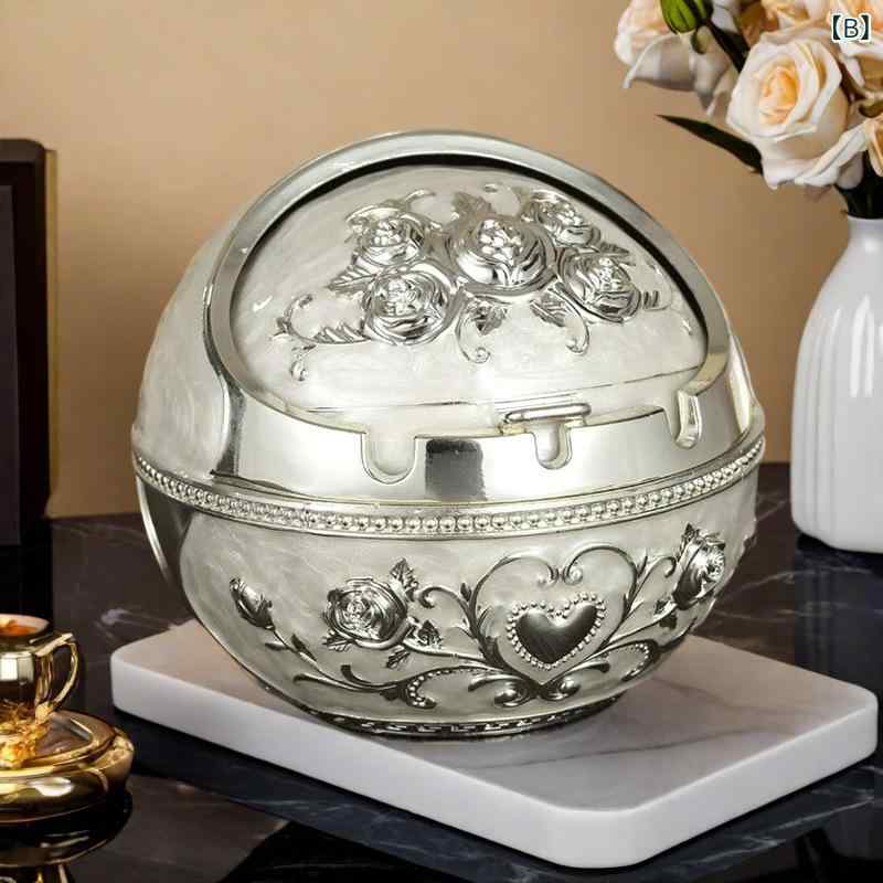 灰皿 家庭用 リビング ダイニング 欧風 蓋付き 高級感 灰飛び防止 消臭 おしゃれ 卓上 メタル 置物 ライトラグジュアリー エレガント デコレーション ギフト 飾り物