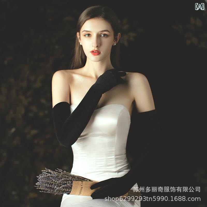 グローブ レディース 花嫁 ウェディング ブライダル 結婚式 披露宴 パーティー フォーマル 礼装 ロング 手袋 ブラック ベロア 高伸縮性 58cm丈 クリスマス イベント コスプレ 仮装