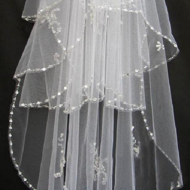 ・カテゴリ: ヘッドドレス・スタイル: レディース・主な素材: ラインストーン・カラー展開: ホワイト、オフホワイト