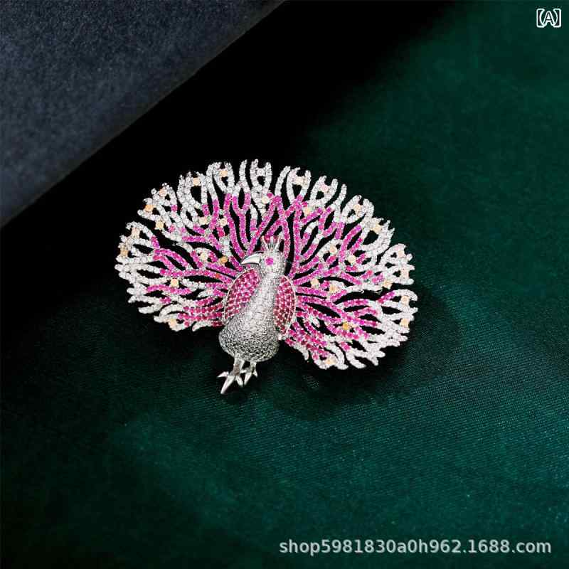 ブローチ レディース 欧米風 孔雀 羽広げ ゴージャス 銅製 華やか きらめく 動物モチーフ おしゃれ アクセサリー 服 コート ドレス フ..