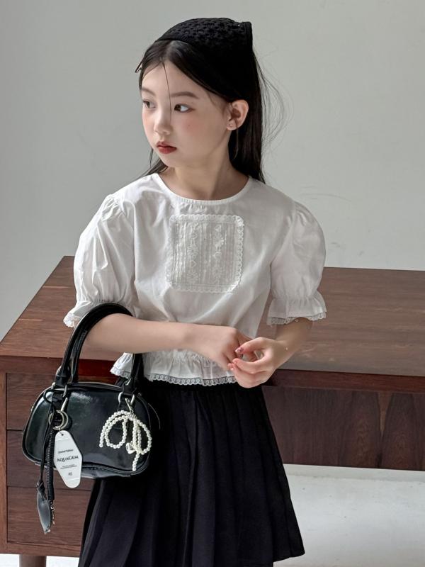 ・カテゴリ: 子供用セットアップ・スタイル: 韓国風・セット内容: スカートスーツ、2点セット・対象性別: 女の子・対象年齢: 3〜8歳・主な素材: 綿 95%・袖丈: 半袖・フード: なし・生地の厚さ: 普通・デザイン要素: レース、セットアップ・カラー展開: トップス・サイズ展開: 90cm、100cm、110cm、120cm、130cm、140cm、150cm