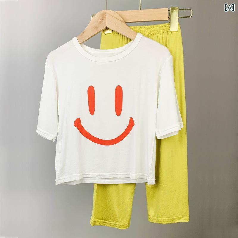 ・カテゴリ: 子供用ルームウェア・スタイル: カジュアル・素材: レーヨン 95%・生地名: レーヨン混・性別: 男女共用・カラー展開: アイボリー、ブルー、グリーン、ピンク、パープル、グレー・サイズ展開: 100cm、110cm、120cm、130cm、140cm、150cm、160cm、170cm、180cm・対象年齢: 8歳以上、140cm以上・生地の厚さ: 薄手・柄: 無地、キャラクター・機能: 通気性・加工: 柔軟加工・デザイン: プルオーバー、ドロップショルダー・袖丈: 七分袖・ネックライン: クルーネック・セット内容: トップス、ボトムス