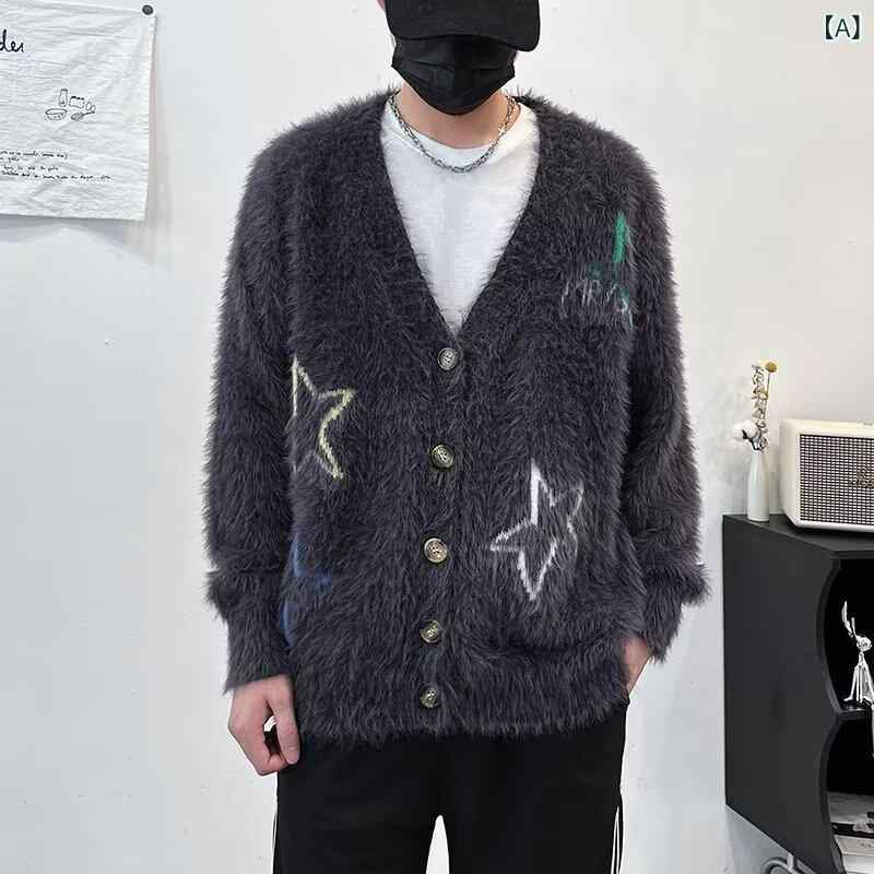 ・カテゴリ: ニット・スタイル: カーディガン・シルエット: ゆったり・主な素材: ミンクウール90%・ネックライン: Vネック・袖丈: 長袖・厚さ: 厚手・テイスト: レトロカジュアル・デザイン: ジャカード・機能: 通気性、防汚性、色落ちしにくい・対象年齢層: 24～35歳・適用シーン: カジュアル・適用シーズン: オールシーズン・対象性別: メンズ・生地: ミンクベルベット・カラー展開: グレー・サイズ展開: M、L、XL、XXL、XXXL