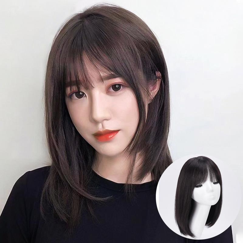 ・スタイル: 明星風・モデル: フレンチバングデコルテヘア・対象: レディース・加工工程: 機械植え・カラー展開: ブラック、ダークブラウン、ライトブラウン・染め・パーマ: 対応・髪質素材: 人毛・対応肌色: すべての肌色・対応顔型: すべての顔型・前髪タイプ: ストレート・斜め両用・効果: ヘアスタイルチェンジ・特徴: 若々しく華やか、小顔・若返り効果・ウィッグ長さ: ショートヘア・カテゴリ: 人毛ウィッグ