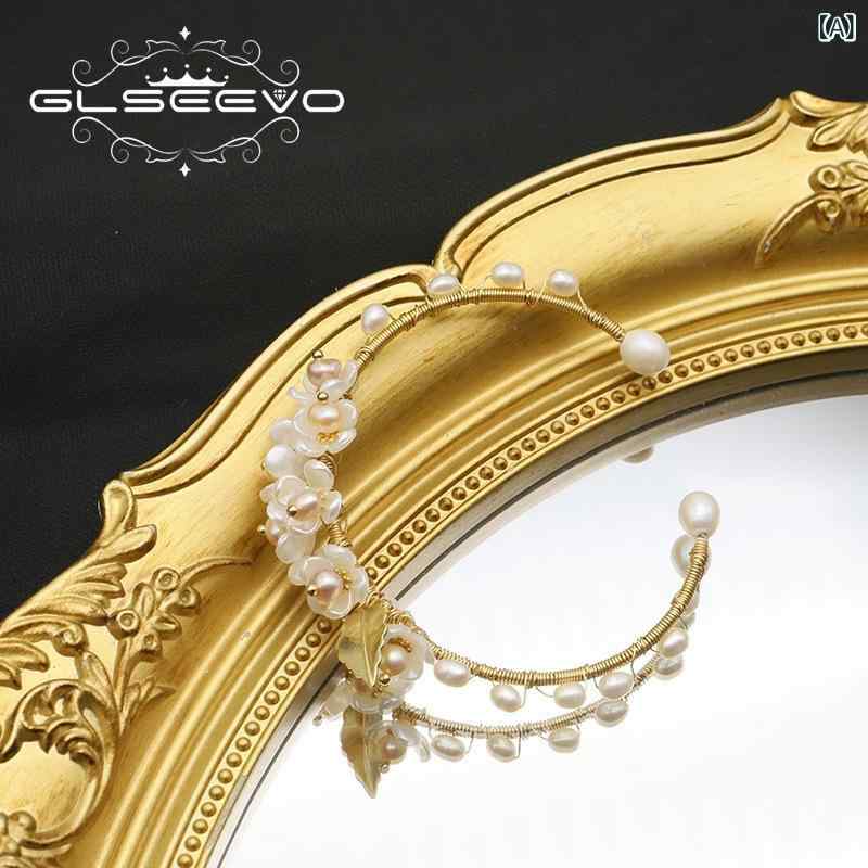 ブレスレット レディース 天然パール パール バングル オープン 伸縮性 レトロ アンティーク調 小花 フラワーモチーフ 丸形 電気メッキ加工 高級感 上品 欧米風 手元アクセサリー 普段使い