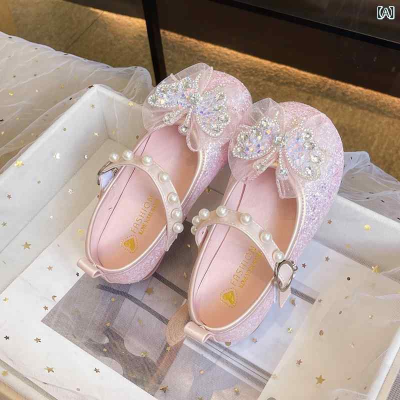 ・スタイル: カジュアル・柄: 無地・カラー展開: ピンク、オフホワイト・サイズ展開: 15.5、16.0、16.5、17.1、17.7、18.4、19.1、19.7、20.2、20.9、21.5・対象年齢: 7-12歳、13-16歳・性別: ガールズ・アッパー素材: PU・ソール素材: ゴム・インソール素材: 人工皮革・裏地素材: フェイクレザー・ソール製法: セメンテッド製法・シューズ丈: ローカット・厚さ: 普通・留め具: 面ファスナー・機能: 滑り止め、耐摩耗性・用途: 普段使い、レジャー・シーズン: 春、夏、秋、冬