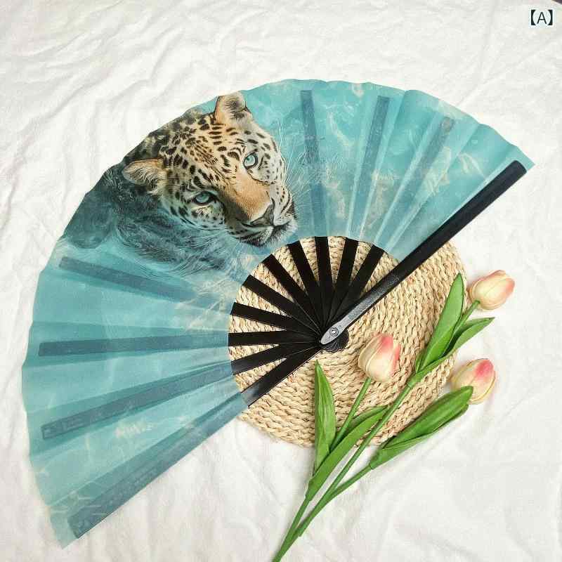 ・カテゴリ: 扇子・スタイル: 中式・主な素材: 竹・全長: 約33.3cm・布地カラー展開: ホワイト、ブラック、レッド・持ち手カラー展開: ブラック、ホワイト、レッド・柄展開: 富貴花開、カンフー、天道酬勤・扇面仕様: 片面、両面・適用対象: カップル、家族、友人、同僚、恩師、お子様