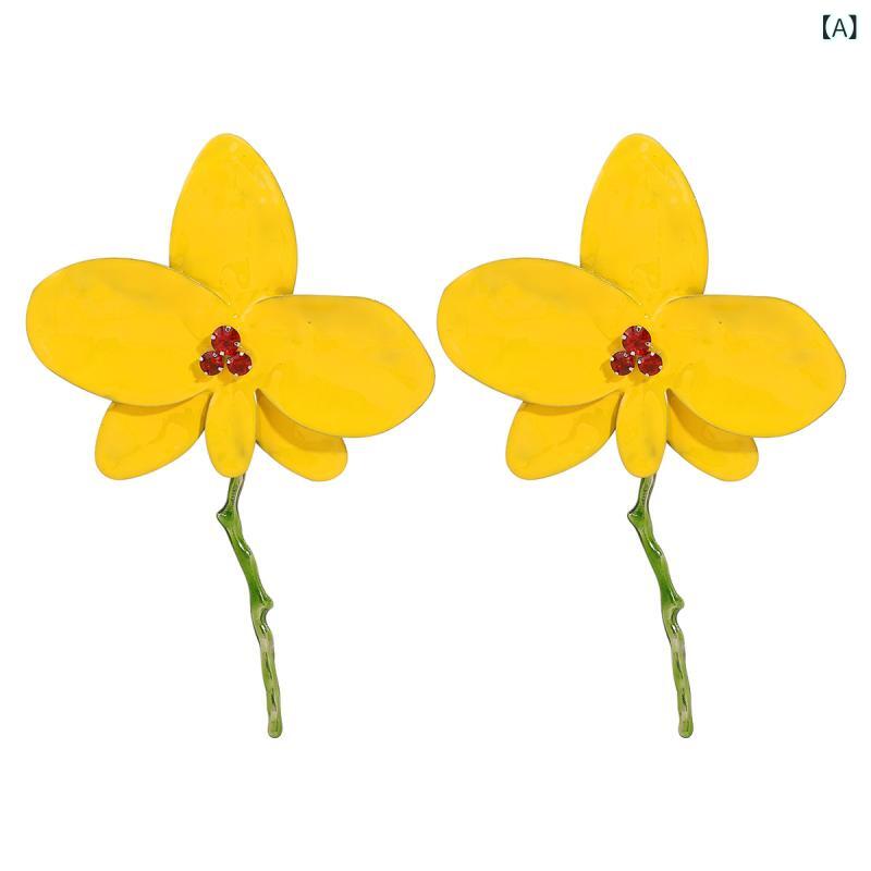 ・カテゴリ: イヤリング・ピアス・対象: 女性・スタイル: 大胆・スタイル系統: 個性的・モチーフ: 花・植物・素材: 鉄・加工: 電鍍・カラー展開: イエロー、パープル、ピンク、レッド