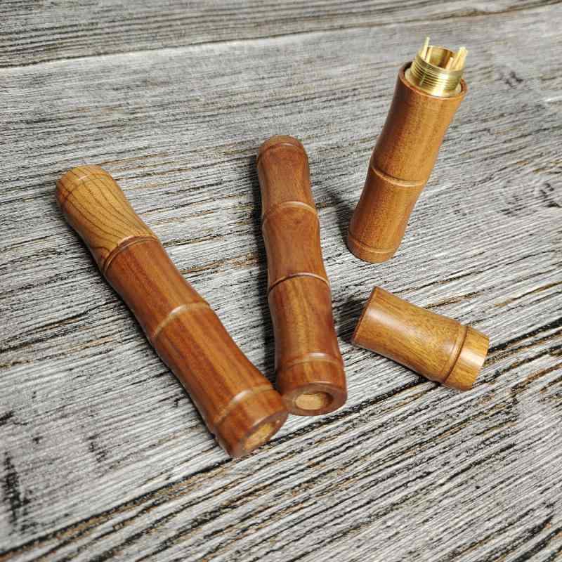 乐天商城 - 爪楊枝筒 カリン材 竹節デザイン サンダルウッド製 ミニ コンパクト 円筒形 家庭用 携帯用 ポータブル 小物入れ 刺繍針収納ケース 和風