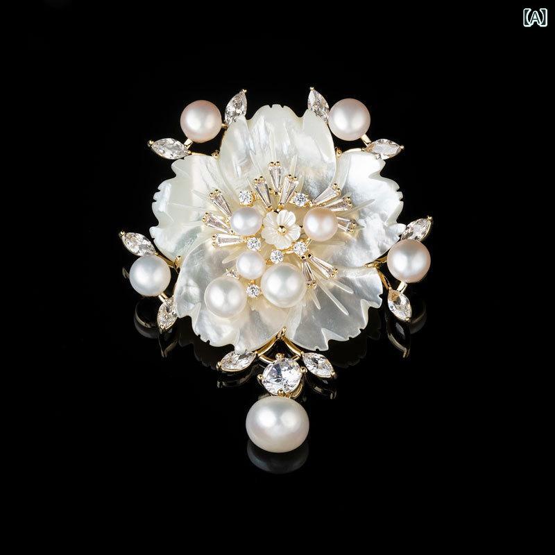 ブローチ レディース 高級感 貝殻 フラワー 淡水パール パール ファッション エレガント 上品 個性的 ユニーク スタイリッシュ スーツ ジャケット フォーマル ピンブローチ 胸飾り 結婚式 パーティ セレモニー アクセサリー