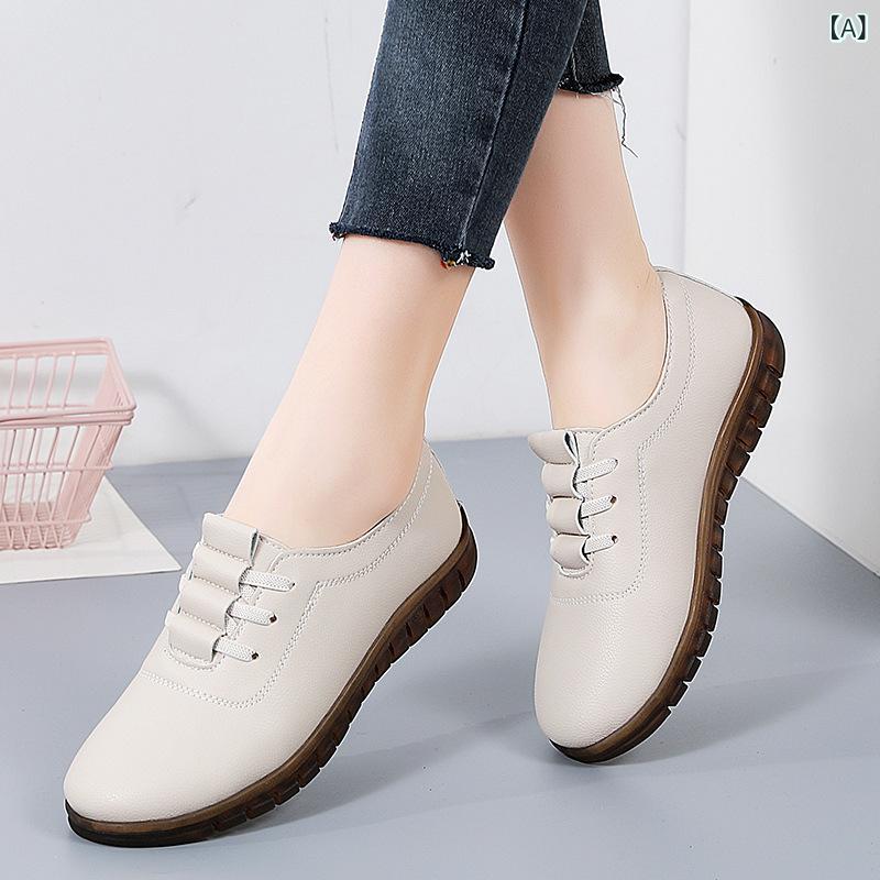 ホワイトシューズ レディース カジュアル ドライビングモカシン フラット ソフトソール パンチング 通気性 滑り止め ミセス ママ向け ラウンドトゥ 合成皮革 浅履き