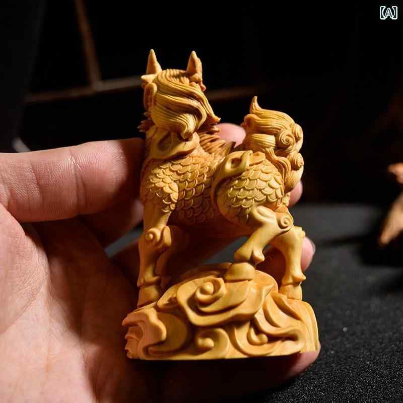 ・スタイル: 新中式・工芸: 円彫・素材展開: 黄楊木、崖柏、果・高さ: 10cm