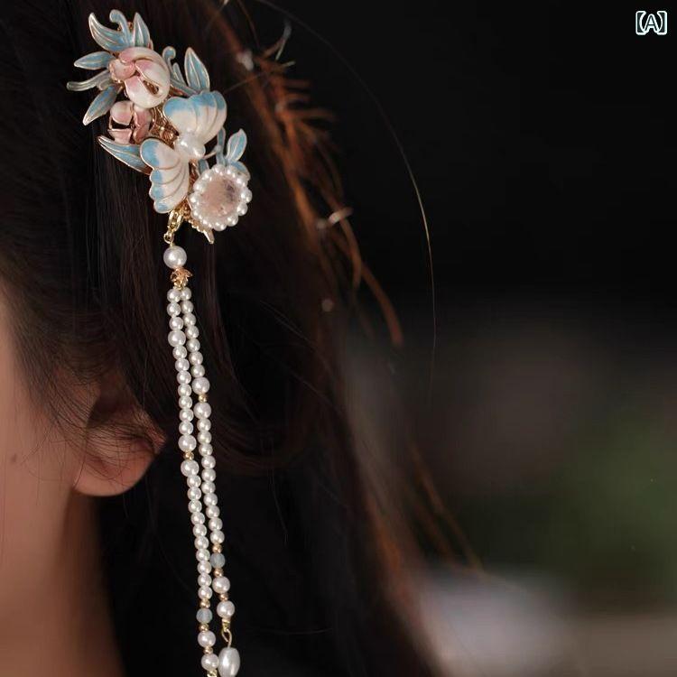 ・カテゴリ: ヘアアクセサリー・種類: サイドクリップ・デザイン: 中国風タッセル蝶・スタイル: レトロ、文芸レトロ・主な素材: 合金・加工方法: 電鍍・カラー: 焼青パールタッセル・流行要素: 吉祥模様、民族風、国風・対象: 女性用