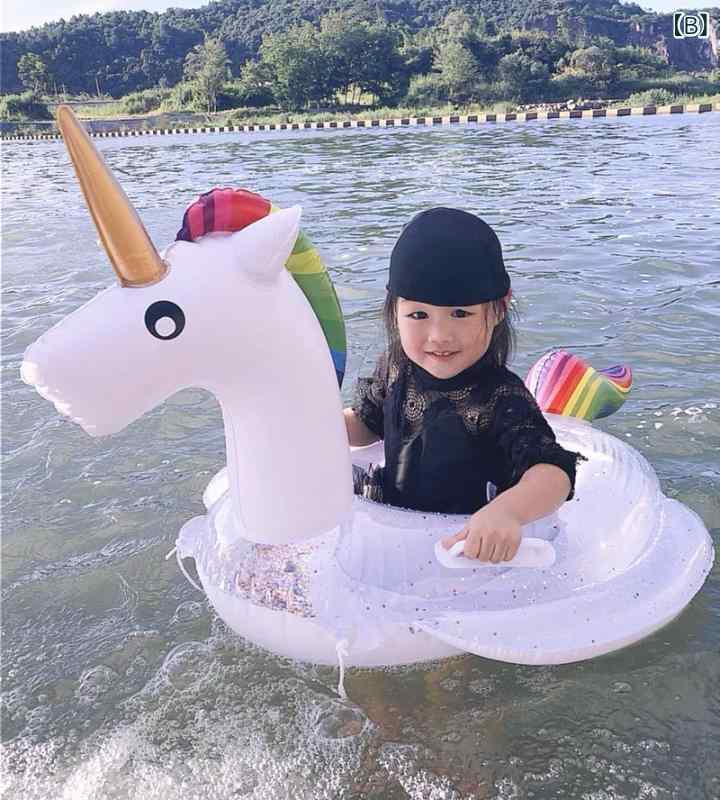 narukiの浮き輪 キッズ 幼児用 足入れ スパンコール ラメ 浮き具 プール 海水浴 水遊び レジャー キャラクター 動物 クジャク ユニコーン かわいい｜アングル2