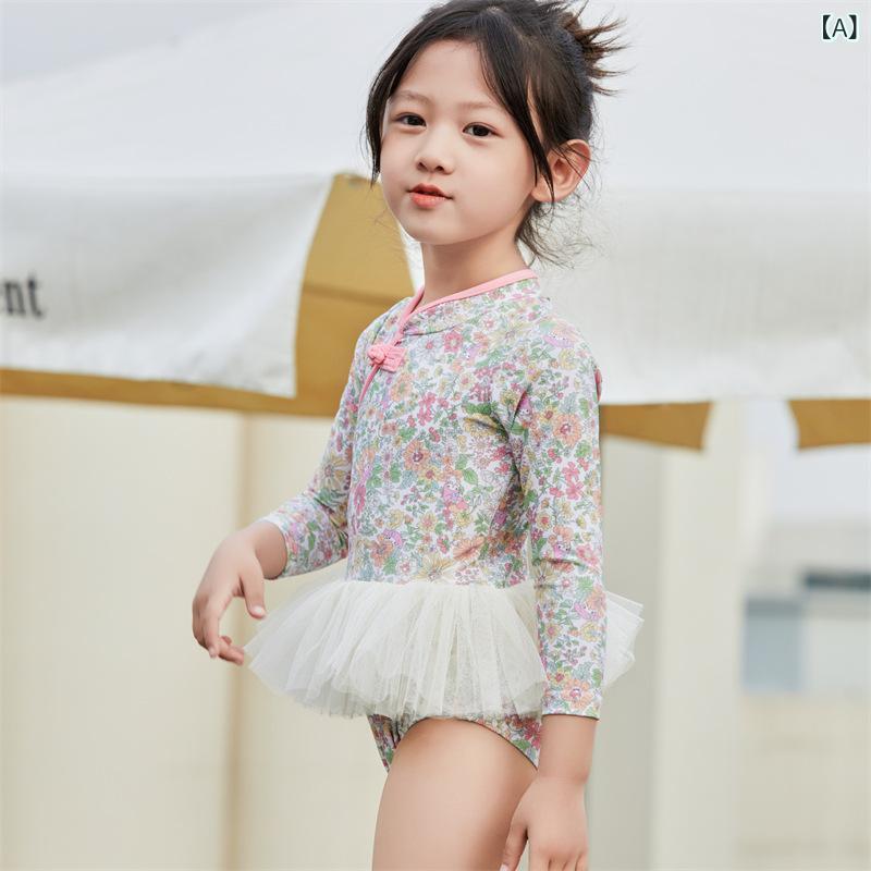 ・カテゴリ: 水着・対象年齢: 2-10歳・対象性別: 女の子・柄: 花柄・素材: ナイロン・裏地素材: ナイロン・着用シーン: スイミング、水遊び・カラー展開: 花柄（スイムキャップ付き）・サイズ展開: 90、100、110、120、130、140、150、160・スタイル: ブリーフ