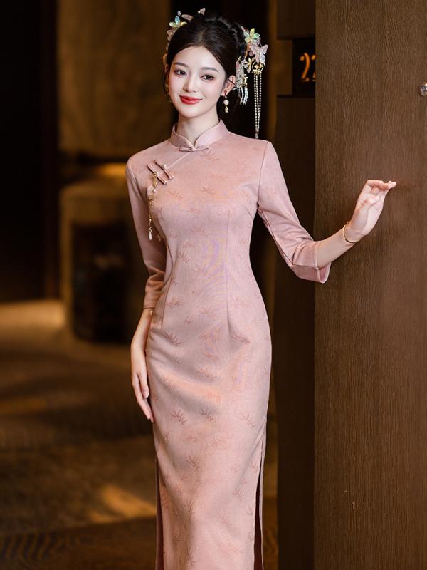 ・カテゴリ: チャイナドレス・スタイル: 中国風レトロ・主な素材: ポリエステル80-90%・丈: ロング・ネックライン: スタンドカラー・襟型: 斜め襟・袖丈: 長袖・スリット: ハイスリット・カラー展開: ピンクベージュ・サイズ展開: S、M、L、XL、2XL、3XL・袖型: 通常袖