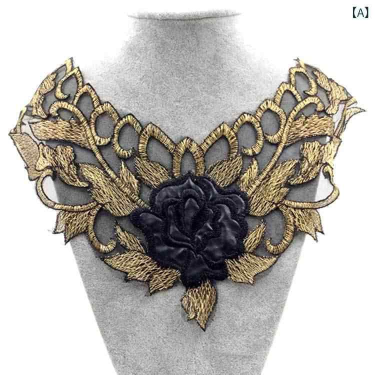 Other Lace - 刺繍 花柄 フェイクカラー レース 領花 リボン 切り替え 刺繍 胸元 飾り ブラック ゴールド ポリエステル 光沢 リボン 礼服 ドレス 女性用 アクセサリー 服飾 普段使い フォーマル 華やか 高級感 装飾 コサージュ フリル 網目 ニット トップス