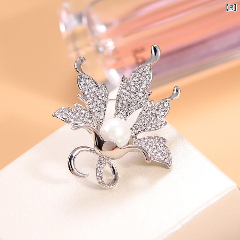 ブローチ 女性用 韓国風 メープルリーフ 花 珍珠 ピン 秋冬 ファッション アクセサ...