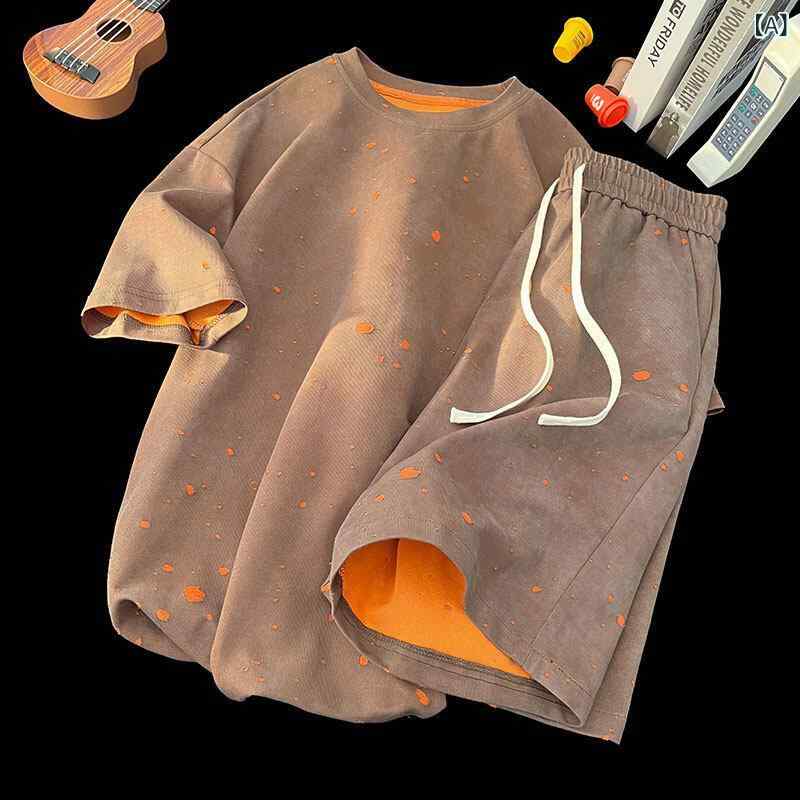 樂天商城 - メンズ 短袖Tシャツ セット 夏 復古 トップス 青少年 男性用 ゆったり 破れ 穴あき スポーツ ハーフパンツ セット 薄手 綿混紡 ポリエステル 混紡 生地 休闲 カジュアル スタイル アウトドア 普段使い 運動 ミドル丈 卡其色 ブラックグレー ダ