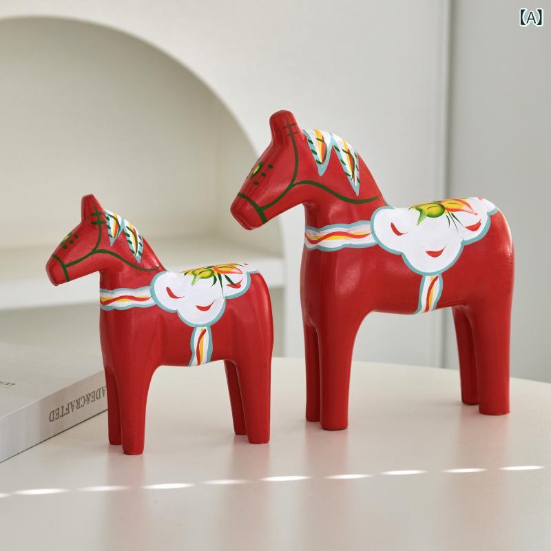 Rakuten - 木馬 置物 北欧 手描き ダーラ馬 招福 インテリア 飾り 木製 赤 緑 青 大小 カラー展開 結婚祝い ギフト 欧風 高級感 クリエイティブ