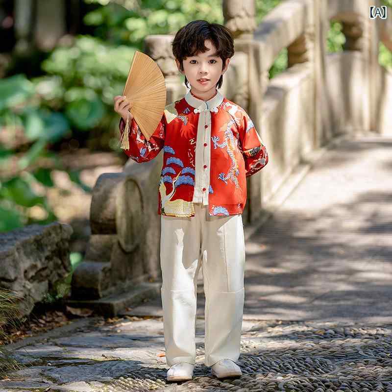 ・カテゴリ: 子供用旗袍・唐装・民族衣装・スタイル: チャイナ風・柄: キャラクター・主な素材: ポリエステル、綿・素材の特徴: 起毛加工、柔軟処理・セット内容: セットアップ・生地の厚さ: 普通・対象性別: 男女兼用・カラー展開: レッド男の子用セット、レッド女の子用セット・サイズ展開: 90cm、100cm、110cm、120cm、130cm、140cm、150cm、160cm、170cm、180cm・対象年齢: 3〜8歳（身長100〜140cm相当）