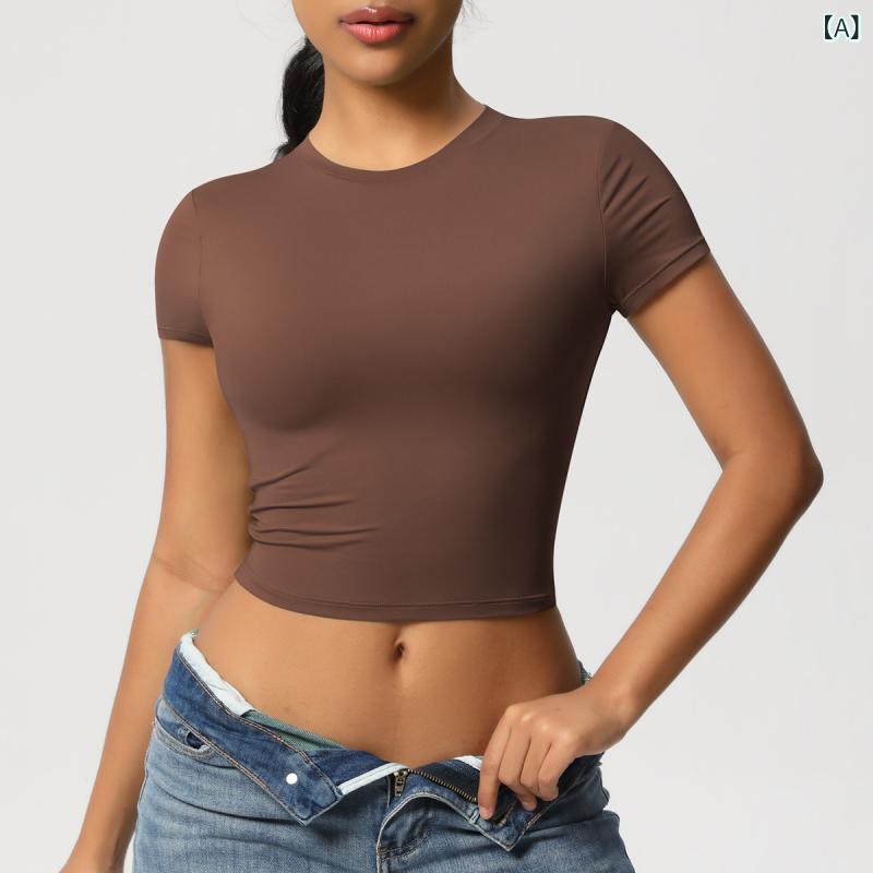 ・カテゴリ: Tシャツ・機能: 吸湿排汗・対象性別: 女性・柄: 無地・主な素材: 化繊混紡・裏地素材: 化繊混紡・袖丈: 半袖・着用方法: プルオーバー・丈: 腹丈・シルエット: スタンダード・カラー展開: 栗色、ネイビー、ブラック、ワインレッド、ブルーグレー、オフホワイト・サイズ展開: S、M、L、XL