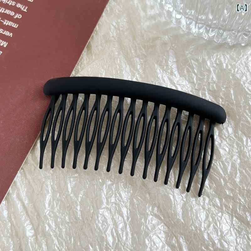 ・カテゴリ: ヘアアクセサリー・素材: プラスチック、樹脂・スタイル: 芸能人風・対象: レディース・形状: U字型・処理技術: 手作業・カラー展開: 9cmマットコーム-ブラック、9cmマットコーム-ダークブラウン、9cmマットコーム-ネイビー、9cmマットコーム-グリーン、9cmマットコーム-オレンジ、9cmマットコーム-パープル、9cmマットコーム-レッド