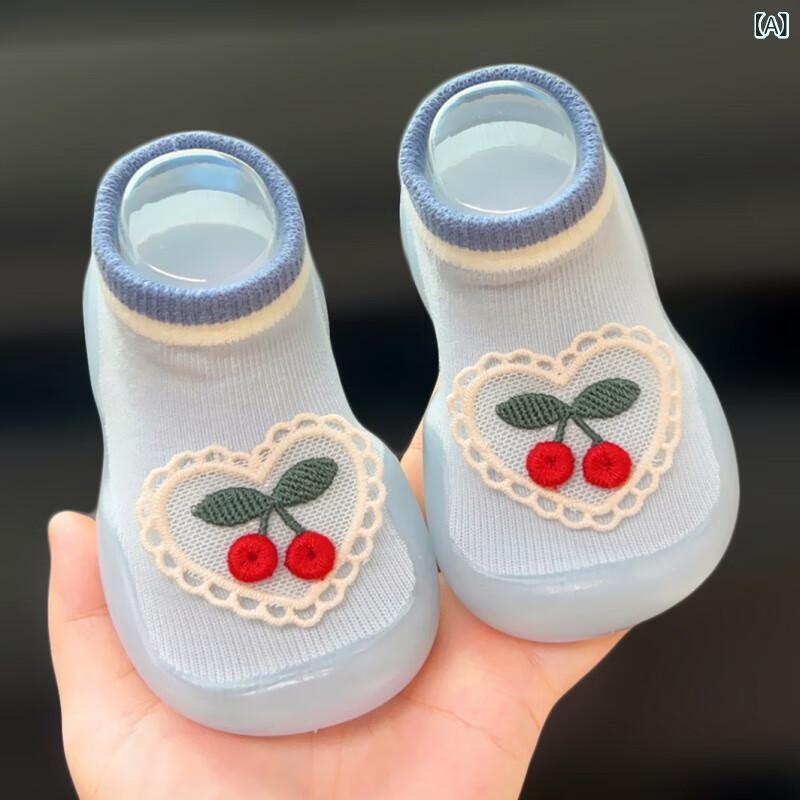 ベビー 女の子 室内履き 靴下一体 歩行靴 軟底 綿素材 防滑 心形 桜桃 刺繍 レース...