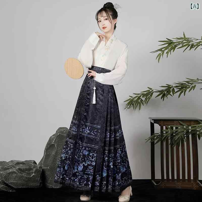 ・適用シーン: 漢服・生地名: ネットヤーン・主な素材: スパンデックス 30%〜50%未満・カラー展開: 青花白+黒馬面、青花黒+黒馬面、青花黒馬面スカート、黒トップス、白トップス・サイズ展開: S, M, L, XL・加工: プリント・流行要素: リボン