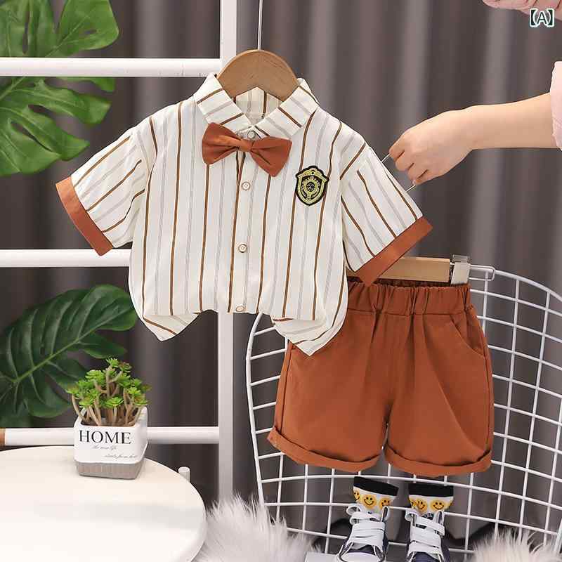 ・カテゴリ: 子供服セットアップ・対象性別: 男女兼用・スタイル: カジュアル・セット内容: トップス、パンツ（2点セット）・対象年齢: 1〜3歳（身長80〜100cm）・袖丈: 半袖・パンツ丈: ショートパンツ・生地加工: 起毛加工、シャーリング加工・生地の厚さ: 薄手・柄: ストライプ・主な素材: ポリエステル・素材割合: ポリエステル93%・安全基準: B類・留め具の種類: シングルブレスト・カラー展開: オレンジ（男の子用）、オレンジ（女の子用）・サイズ展開: 80cm、90cm、100cm、110cm、120cm