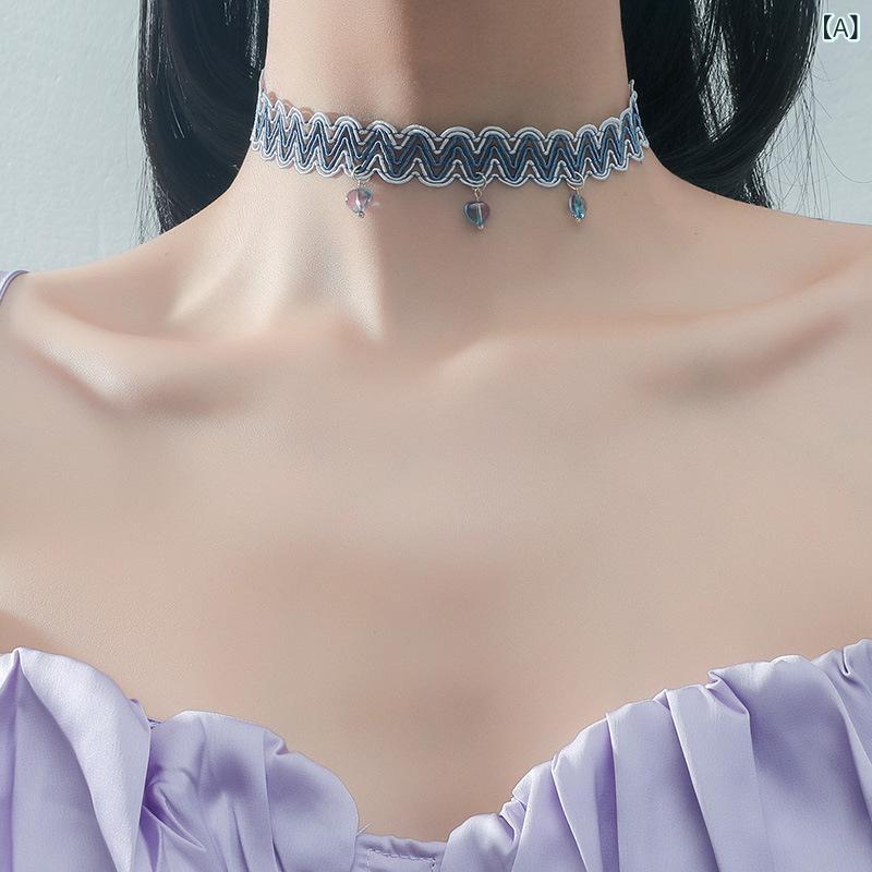 ・カテゴリ: ネックレス・スタイル: シンプル・対象: 女性・形状: ウェーブ・チェーン形状: 波状・主な素材: ポリエステル、水晶、合金・ペンダント素材: 合金・延長チェーン: 10cm以下・長さ: 21cm-50cm・カラー展開: ウェーブ三ハート・装飾要素: フリル