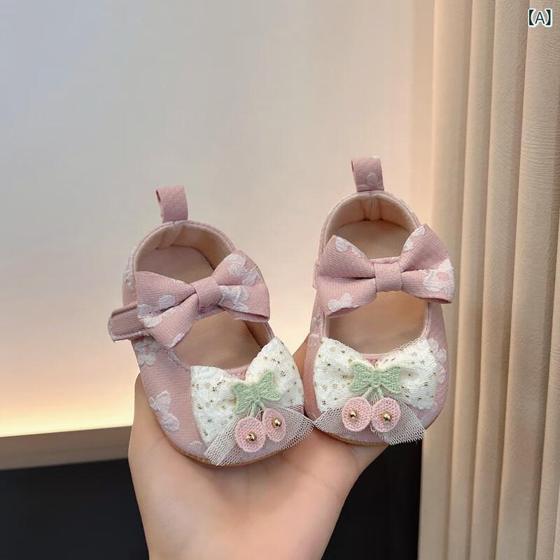 ベビー 女の子 靴 プリンセス レース 学歩シューズ 春秋 ピンク ホワイト 花柄 綿布 防滑 魔術貼 かわいい 柔らか 軽量 通気性 室内履き 室内外 歩行練習 赤ちゃん 足元安全 柔軟ソール