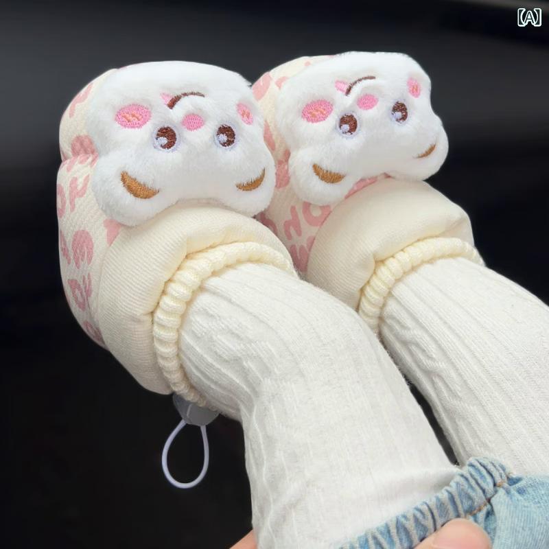 ・カテゴリ: 歩き始めシューズ・スタイル: かわいい・主な素材: 綿・靴底: ラバー・カラー展開: ピンク、ブラウン、ネイビー、グリーン・サイズ展開: S、M・対象月齢: 0-15ヶ月・柄: カートゥーン調・機能: 防滑、暖かい・厚み: 厚手・着用方法: スリップオン・対象: ユニセックス