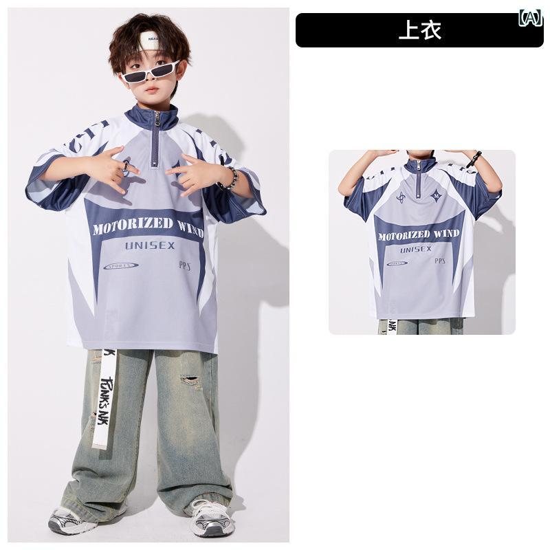 乐天商城 - キッズ ストリートダンス 衣装 ヒップホップ セット 男の子 女の子 夏 接触冷感 酵素洗 軽量 伸縮性 切り替え 上衣 破洞 牛仔 ロングパンツ 浅紫色 腰帯 セット 潮 クール スタイル 走秀 表演 服 ユニセックス