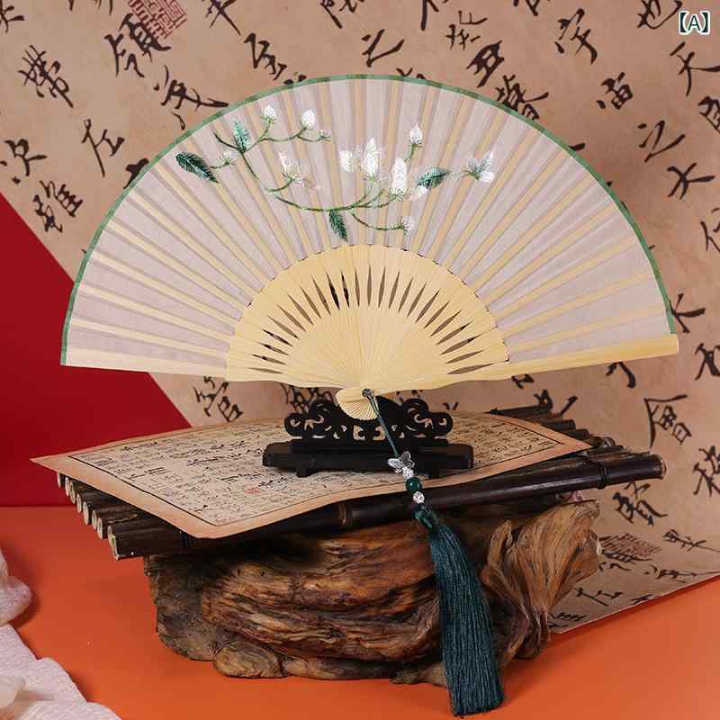 折扇 古風 刺繍 竹製 新中式 チャイナドレス用 白玉蘭 化蝶 竹隠 嫩柳春燕 栀子花 桃花落 恵蘭蝶 千里江山 桂花兔 藍蝶 紫藤 銀杏 九尾狐 草莓兔 蓮花 春柄 花柄 鳥柄 風景柄 可愛い柄 手持ち扇 舞扇 和風アクセサリー 通年使用 軽量 細工柄