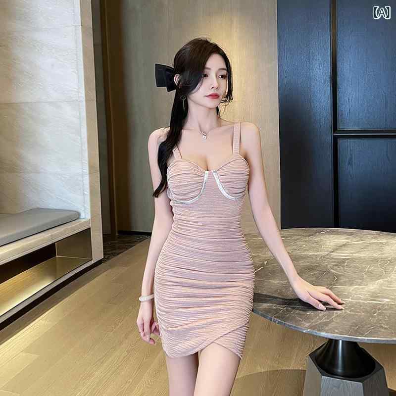 乐天商城 - ワンピース レディース セクシー Vネック 吊り帯 包みヒップ 短め ミニ 背中開き 純欲風 小柄向け タイト ワンピースドレス 無袖 中腰 プリーツ加工 単品 秋 秋冬 藕色 ブラック ライトグレー 私服 名媛風 セットイン 接触冷感 ポリエステル 軽