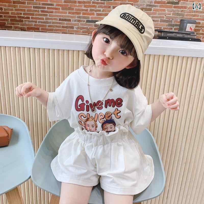 ・カテゴリ: キッズセットアップ・性別: 女児用・スタイル: 韓国・セットタイプ: パンツセット・セット点数: 2点セット・対象年齢: 3～8歳・対象身長: 100～140cm・袖丈: 半袖・パンツ丈: ショート・生地厚さ: 薄手・柄: キャラクター、アルファベット・主な素材: 綿95%・開閉スタイル: プルオーバー・カラー展開: オフホワイト、ホワイト・サイズ展開: 80cm、90cm、100cm、110cm、120cm、130cm