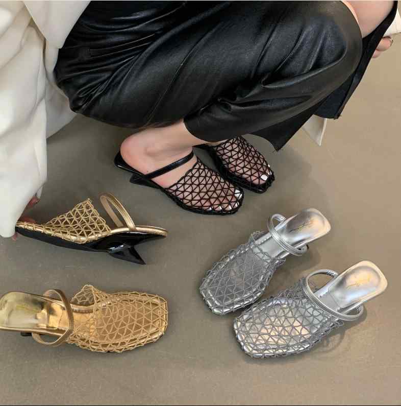 樂天商城 - 女性用 ルームサンダル メンズ レディース 包頭 編み込み 漁網 透かし 方頭 夏 春夏 接触冷感 網布 軽量 吸湿速乾 通気性 ブラック シルバー ゴールド 普段使い 室内履き カジュアル 伸縮性 ビーチサンダル ローマ風
