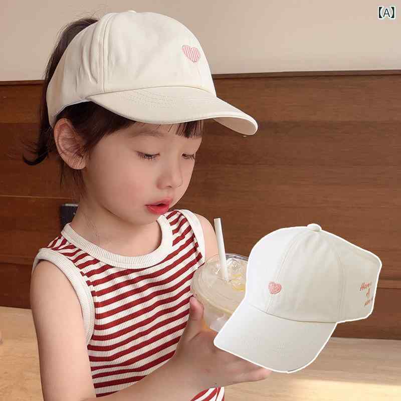 ・カテゴリ: サンバイザー・カラー展開: ハート柄オフホワイト、ハート柄ピンク・サイズ展開: 2-9歳向けフリーサイズ・つばの形状: 広つば・帽子のスタイル: ラウンドトップ・機能: 紫外線対策、日よけ・主な素材: アクリル96%以上・スタイル: 日韓、ナチュラル、キュート、ガーリー、カレッジ風、爽やか、森ガール風、遊び心、JK風、甘めガーリー・対象年齢: 2-4歳、4-6歳、8-10歳・流行要素: 図案、模様