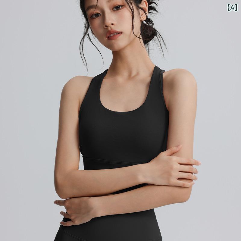 ・主な素材: ナイロン80%、スパンデックス20%・裏地素材: スパンデックス20%・タイプ: カップ付き・対象: 若年女性・スタイル: スポーツカジュアル・特徴: ノンワイヤー・カップ形状: フルカップ・モールドカップ: 中厚・ストラップ: 固定ダブル・適用シーン: ランニング、サイクリング、ハイキング、キャンプ、シューティング、ダンス、卓球、バドミントン、テニス、その他球技・カラー展開: ブラック、ライトアイボリー、アボカドグリーン、ライラックパープル、カーキ、アンカーレッド・サイズ展開: S、M、L、XL
