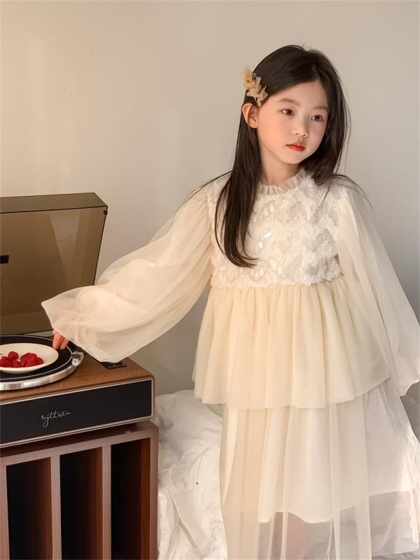 ・カテゴリ: 子供ワンピース・スタイル: 韓国版・主な素材: 綿95%・生地: 欧根纱・袖丈: 長袖・スカートスタイル: A字・対象年齢: 3~8歳・対象身長: 90~150cm・カラー展開: 米白色・サイズ展開: 90、100、110、120、130、140、150・性別: 女の子