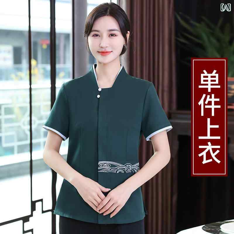 ・カテゴリ: 服装・スタイル: 酒店装・性別: 男女兼用・機能: 通気性・ボトムスタイプ: 長ズボン・主な素材: 綿混紡・カラー展開: 女子グリーン、女子ブルー、女子レッド、女子ダークブルー、男子グリーン、男子ブルー、男子レッド、男子ダークブルー・サイズ展開: M、L、XL、XXL、XXXL、4XL・トップスタイプ: 上着・袖の種類: レギュラースリーブ・袖丈: 半袖・ネックライン: 立ち襟・着丈: 普通丈（50cm超65cm以下）