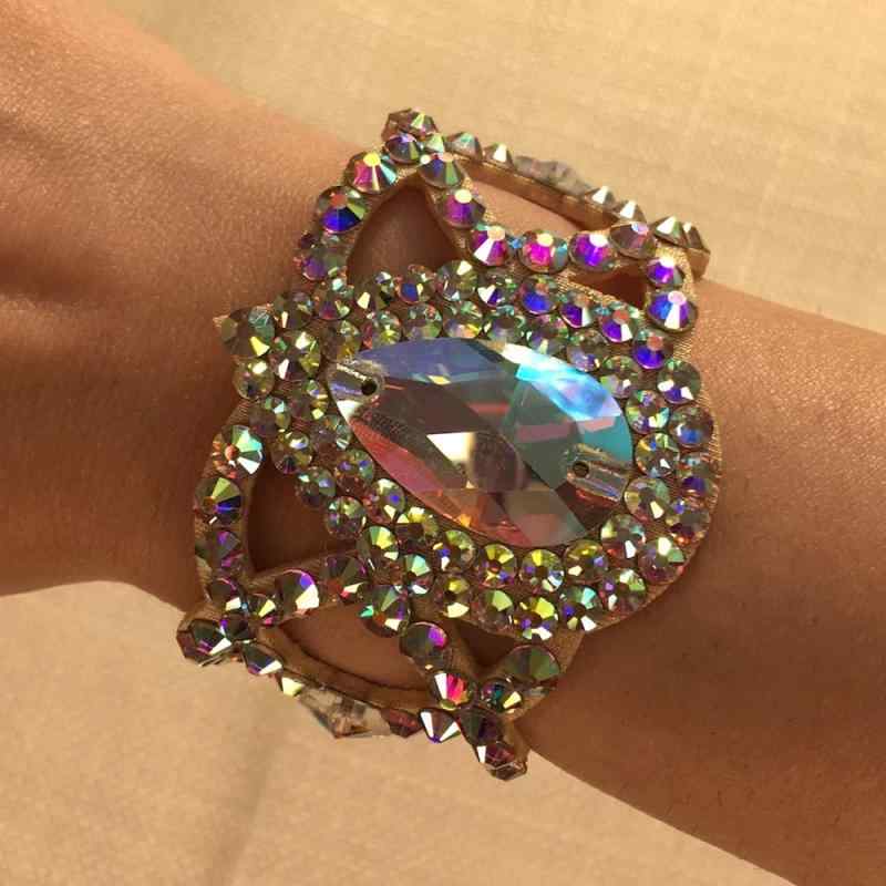 ハンドメイド 手链 レディース かわいい 幾何学デザイン 彩色水晶 ジルコニア 超キラキラ 電気メッキ加工 金色 銀色 春夏 ファッション アクセサリー シンプル リング ライン リング型 通勤 普段使い ステージ パーティー 旅行 記念 ギフト 華やか