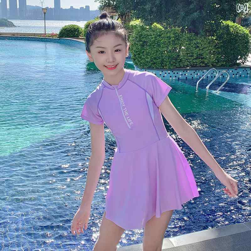 ・カテゴリ: ガールズ水着・対象年齢: 7-15歳・性別: 女の子向け・スタイル: 無地、伸縮性高・素材: ポリエステル・重量: 約500g・水着タイプ: 三角パンツ型