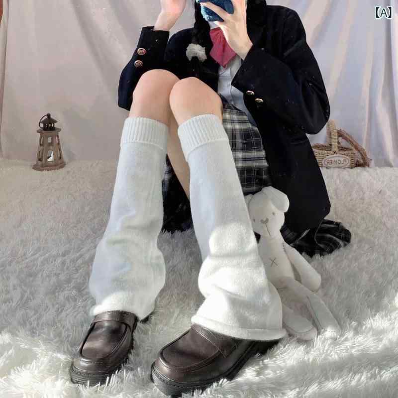 ・カテゴリ: ルーズソックス・ソックス仕様: 二本針・縫製: 手作業シームレス・機能: 通気性、シェイプアップ・スタイル: 和風・柄: 無地・厚さ: 中厚・対象性別: 女性・対象年齢: 10代、20代、30代、40代・主な素材: ポリエステル60%・ソックス丈: ミドル丈・編み針数: 多針・製法: 平編み・カラー展開: ホワイト、グレー、ブラック・サイズ展開: フリーサイズ